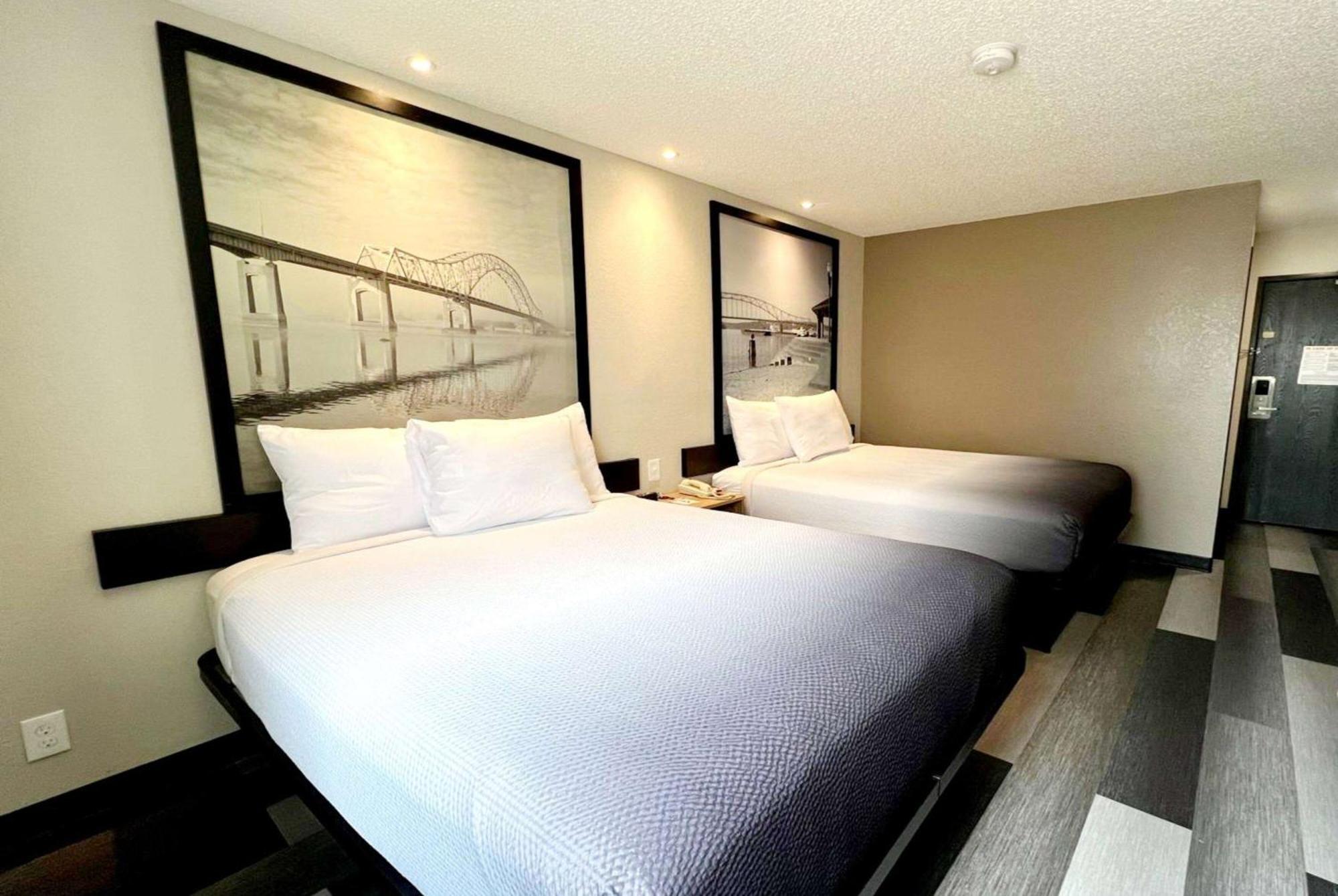 ซูเปอร์ 8 บาย วินด์แฮม ซีดาร์แรพิดส์ Hotel ซีดาร์แรปพิดส์ ภายนอก รูปภาพ
