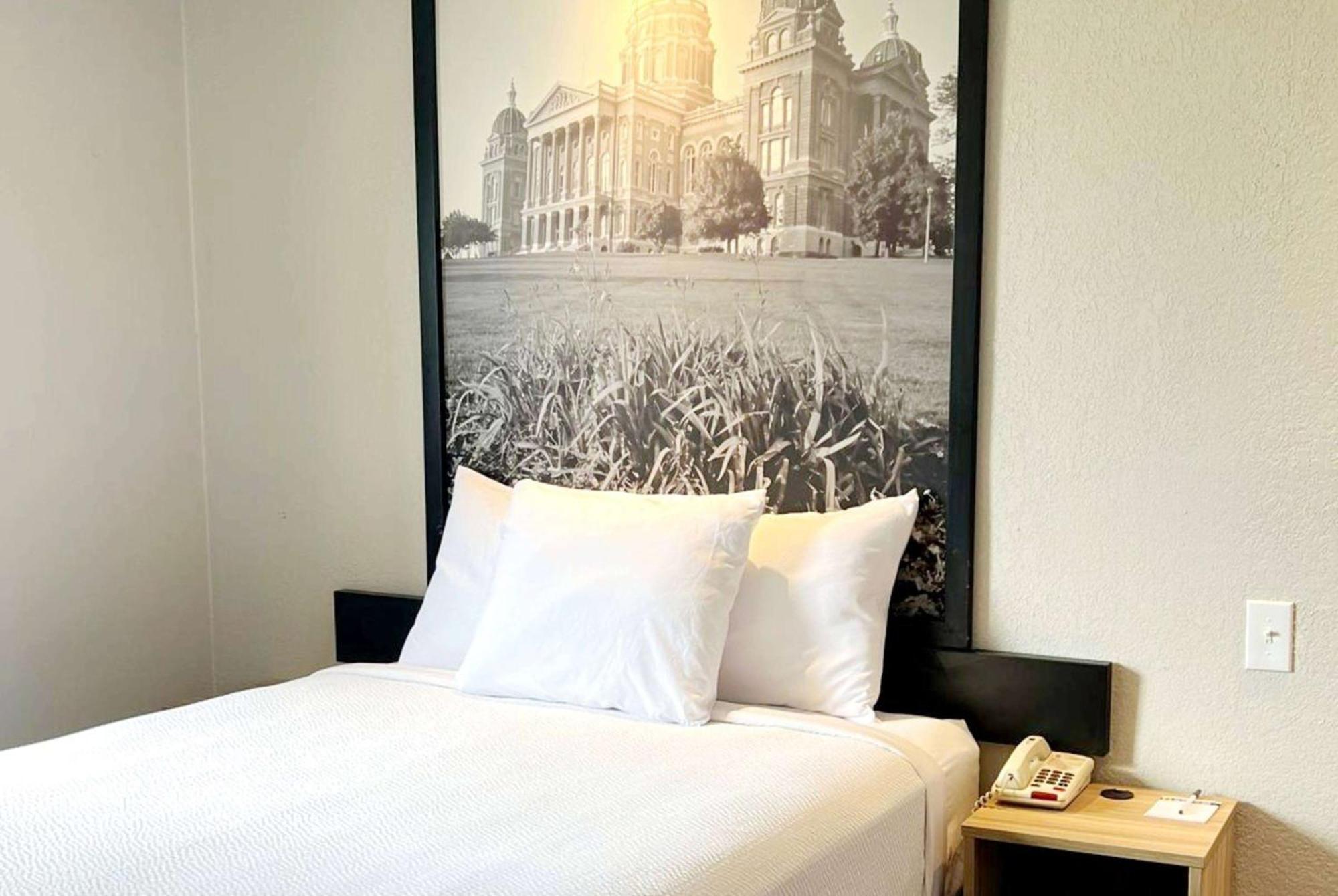 ซูเปอร์ 8 บาย วินด์แฮม ซีดาร์แรพิดส์ Hotel ซีดาร์แรปพิดส์ ภายนอก รูปภาพ