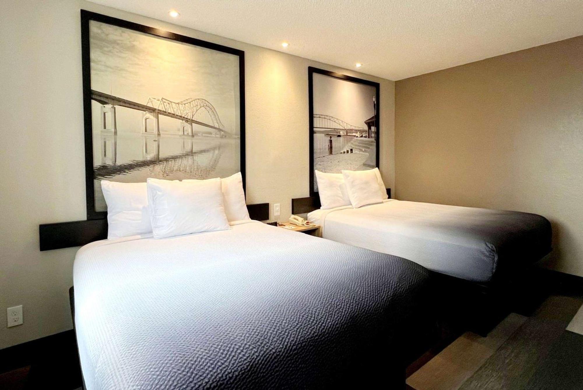 ซูเปอร์ 8 บาย วินด์แฮม ซีดาร์แรพิดส์ Hotel ซีดาร์แรปพิดส์ ภายนอก รูปภาพ